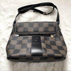 Vintage Fendi crossbody bag